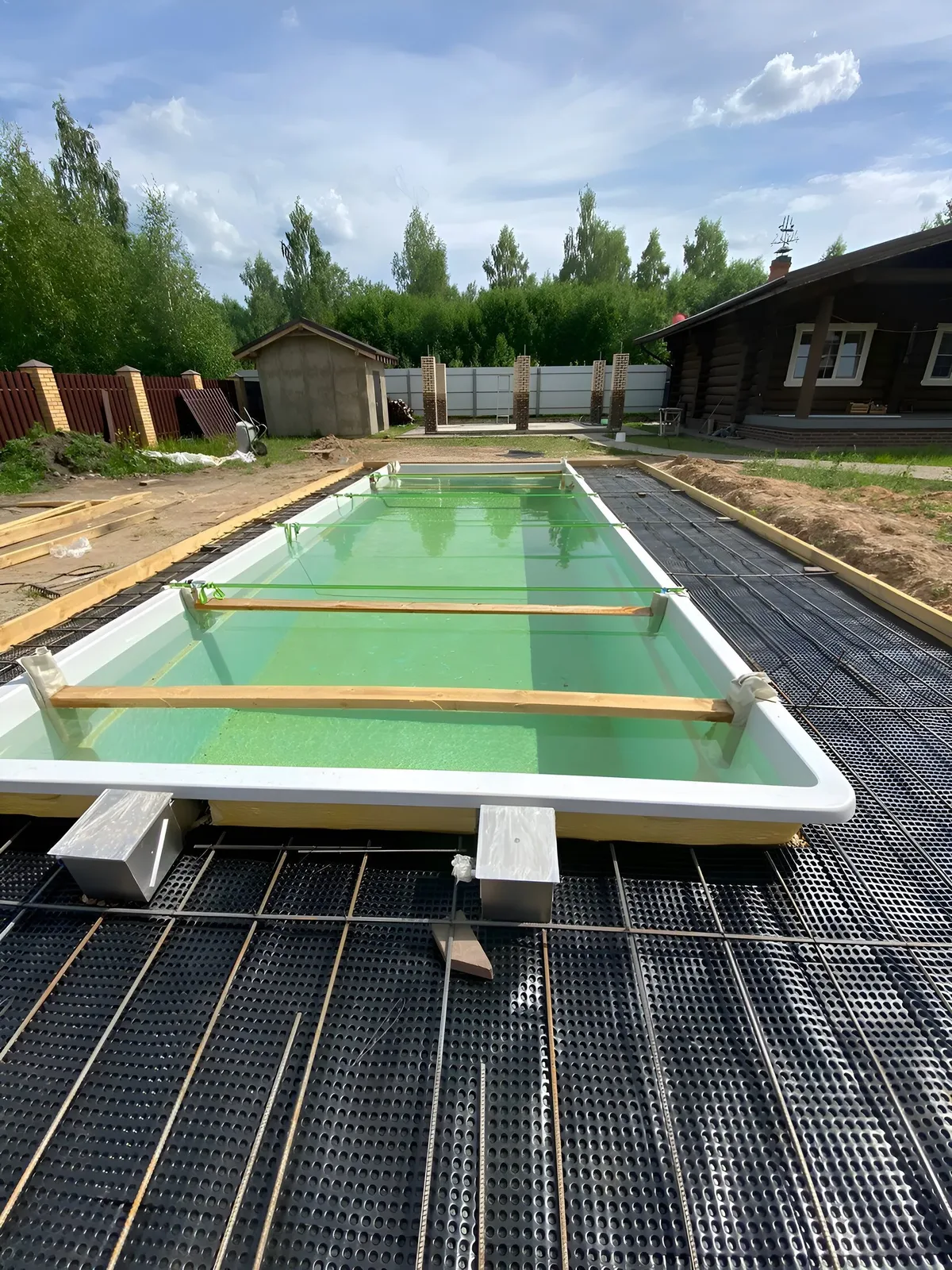 Laguna 9 — вечернее освещение в Усинске